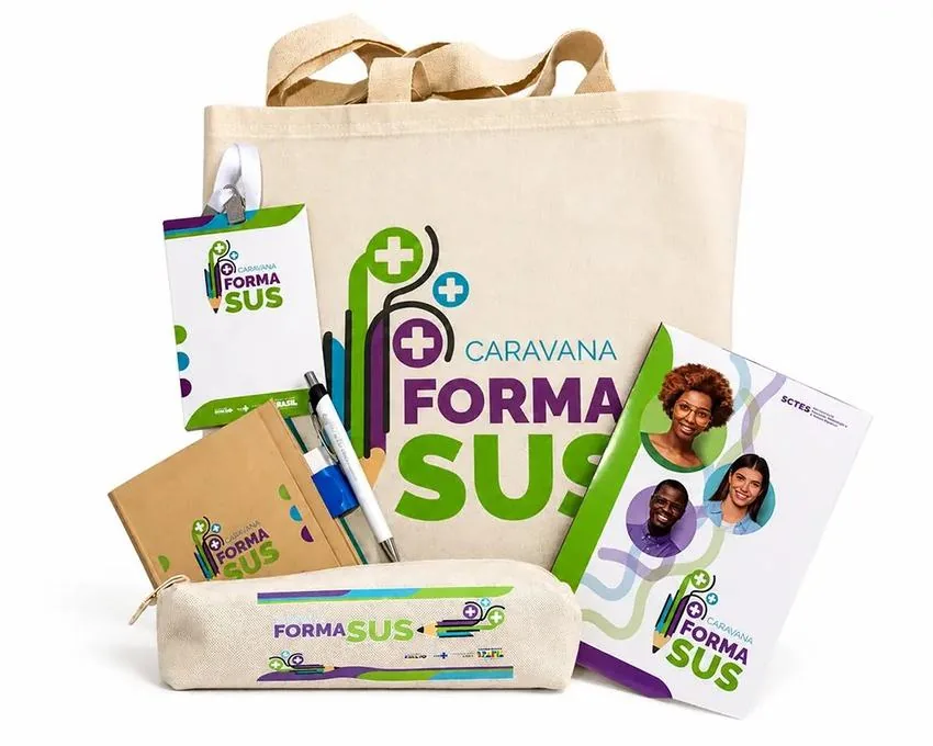 Kit de brindes personalizados Audacce para a Caravana Forma SUS: ecobag, caderno, estojo, caneta e crachá