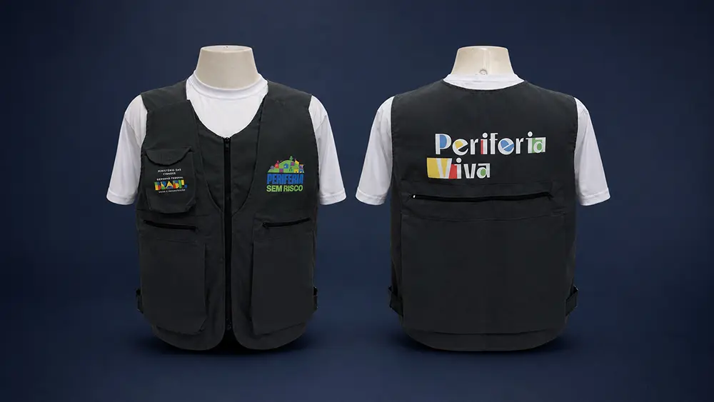 Colete institucional personalizado Audacce para o programa Periferia Viva